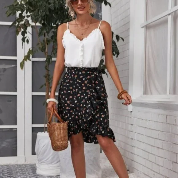 Boho  frill trim V neck cami top - Picture 2 of 5